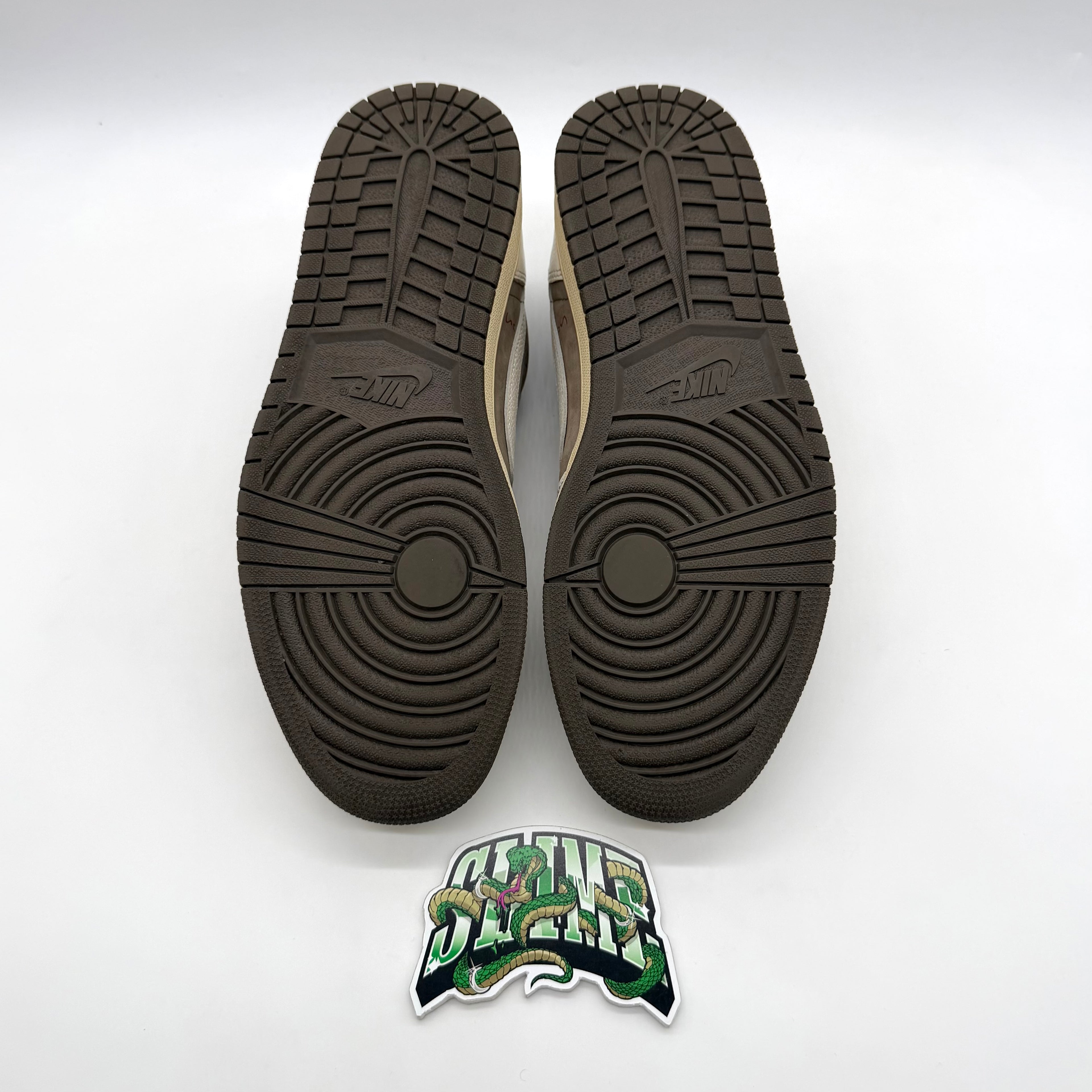 JORDAN 1 LOW "TRAVIS SCOTT REVERSE MOCHA"