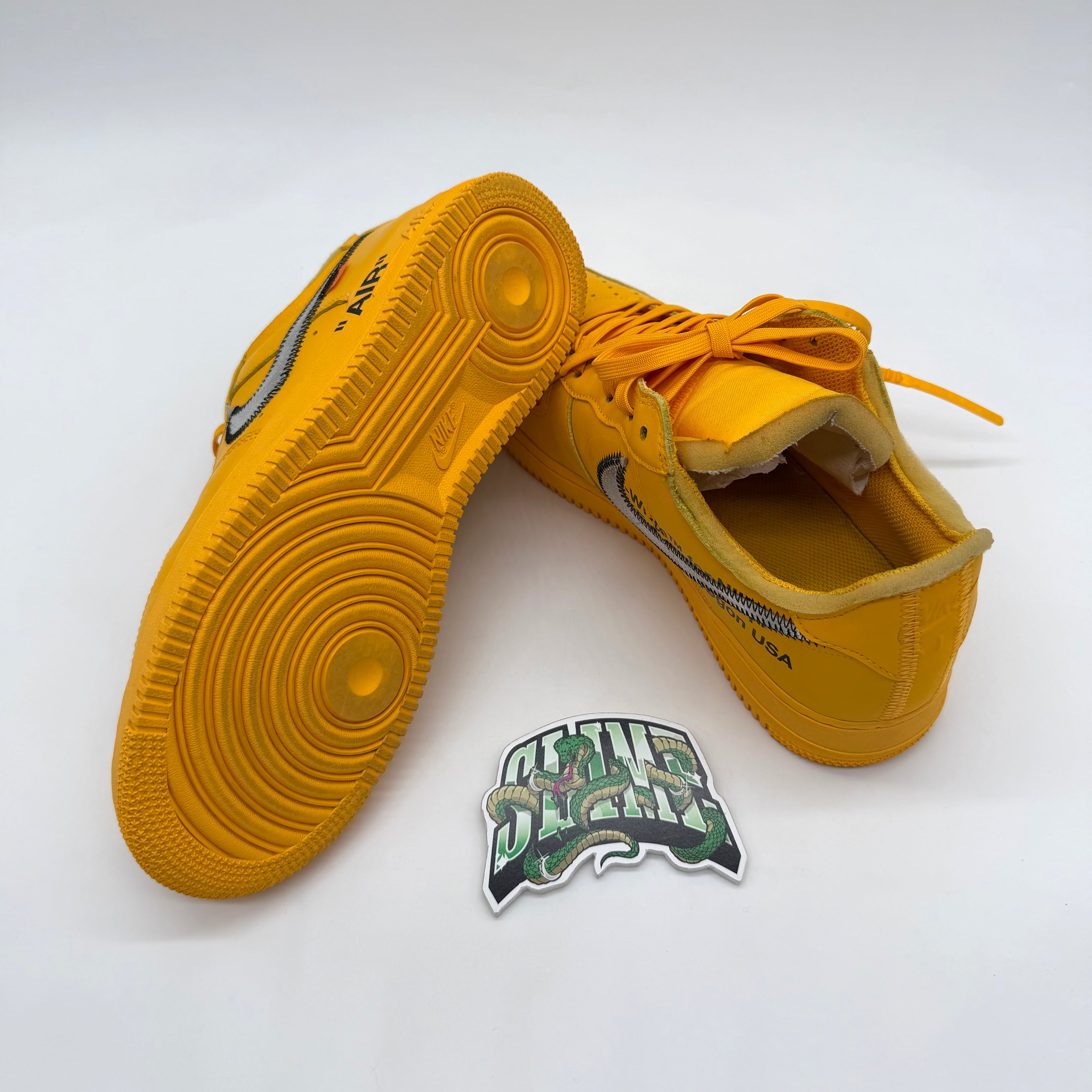 NIKE AIR FORCE 1 X OFF-WHITE UNIVERSITY GOLD ICA 2021