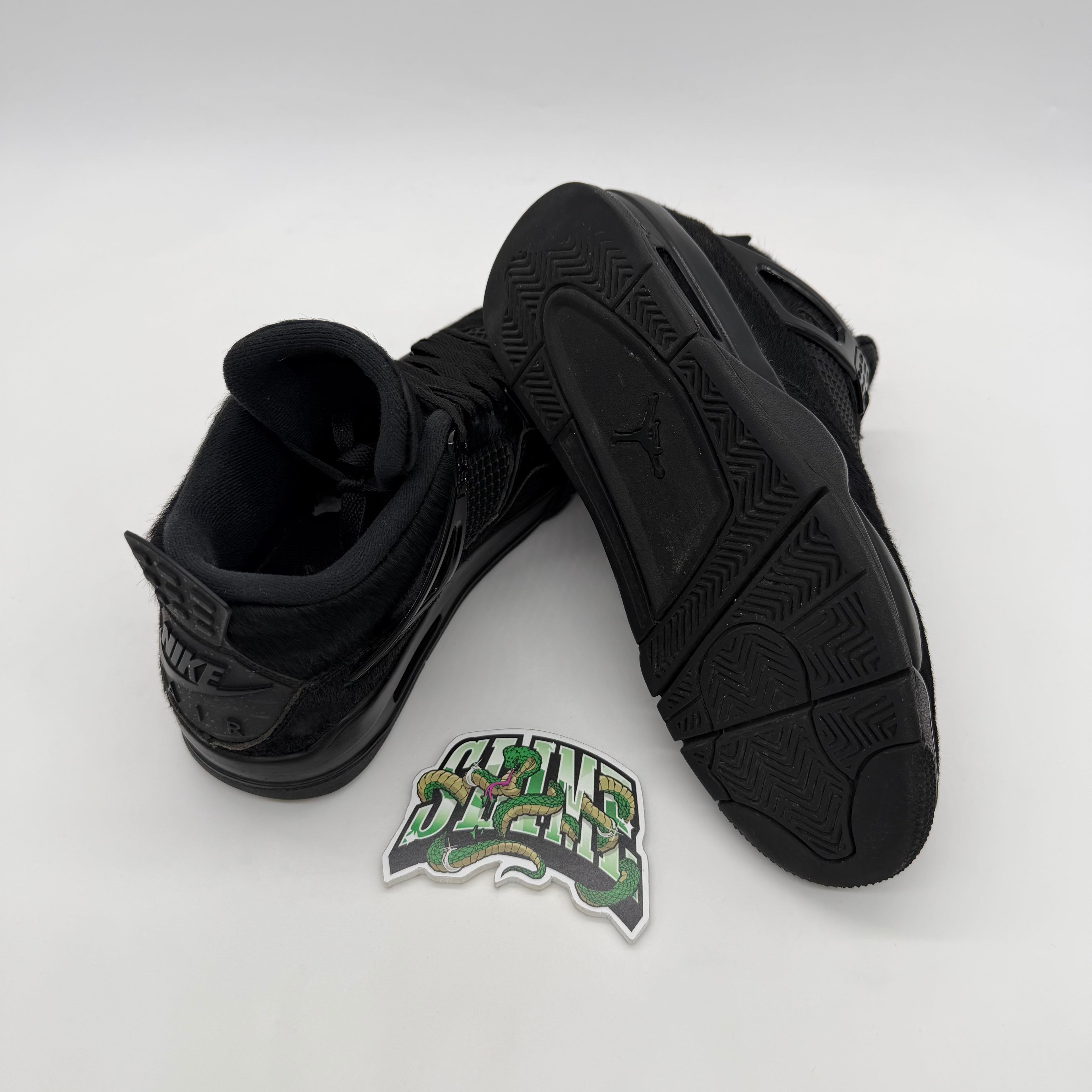 JORDAN 4 RETRO X OLIVIA KIM “NO COVER” 2019