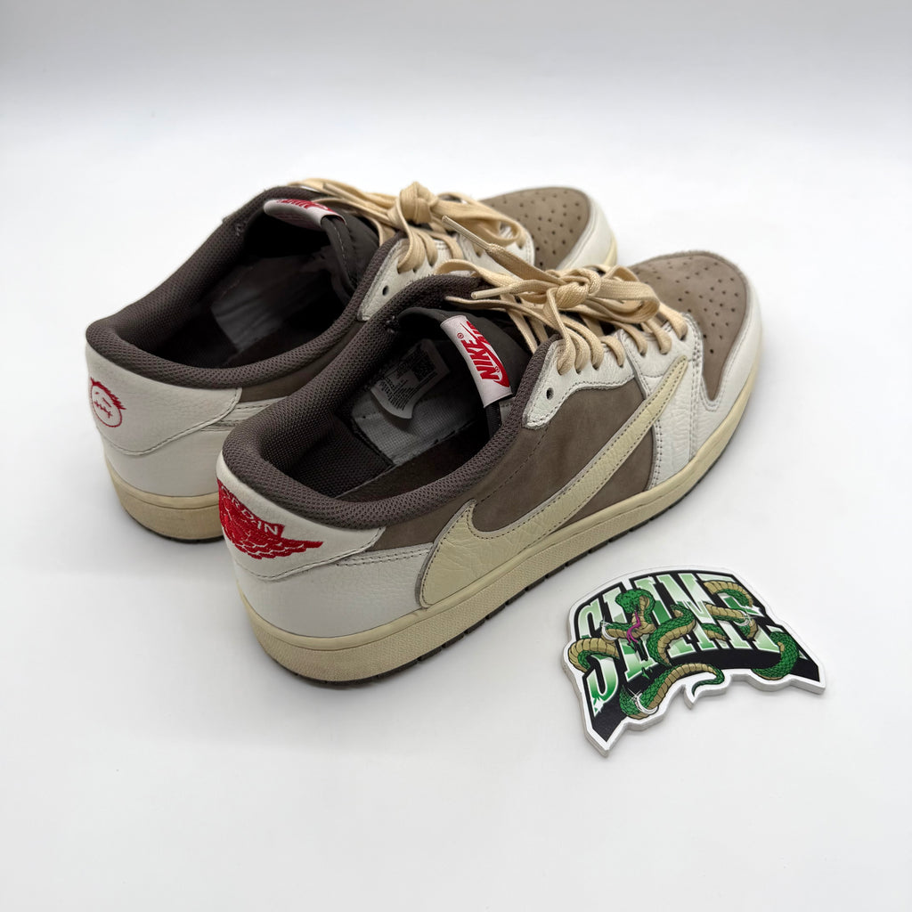 JORDAN 1 LOW "TRAVIS SCOTT REVERSE MOCHA"