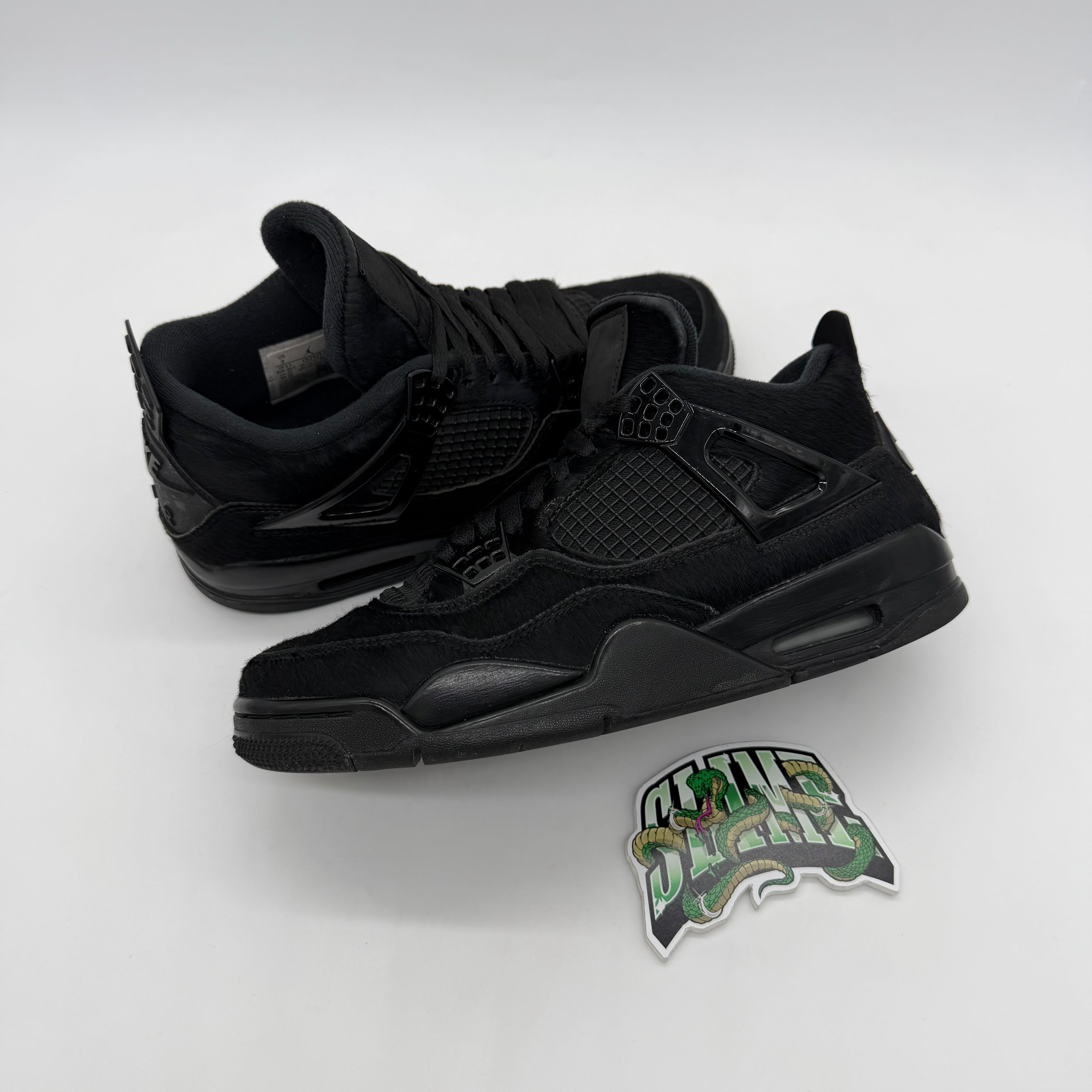 JORDAN 4 RETRO X OLIVIA KIM “NO COVER” 2019