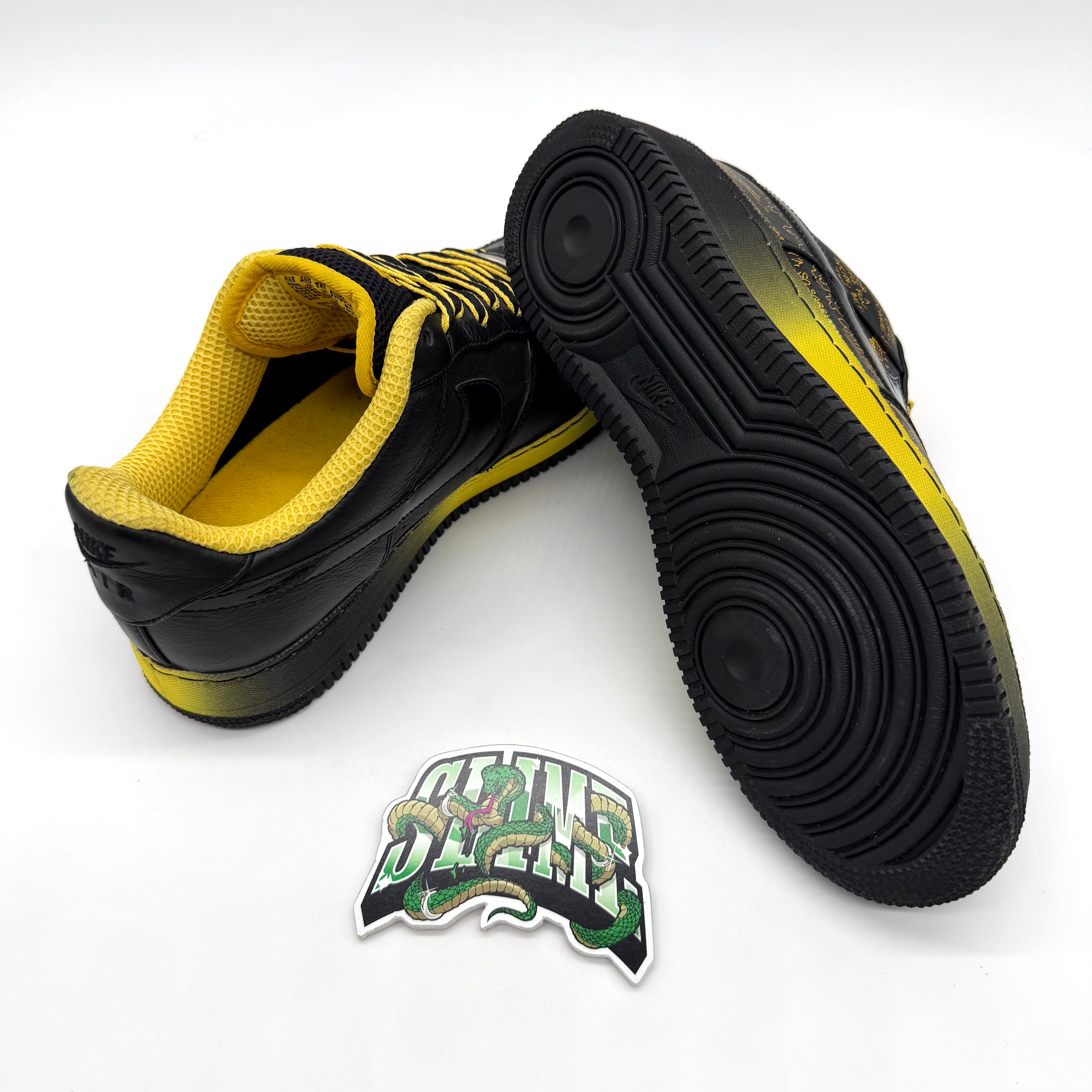 NIKE AIR FORCE 1 X SUPREME LIVESTRONG BUSY-P 2009