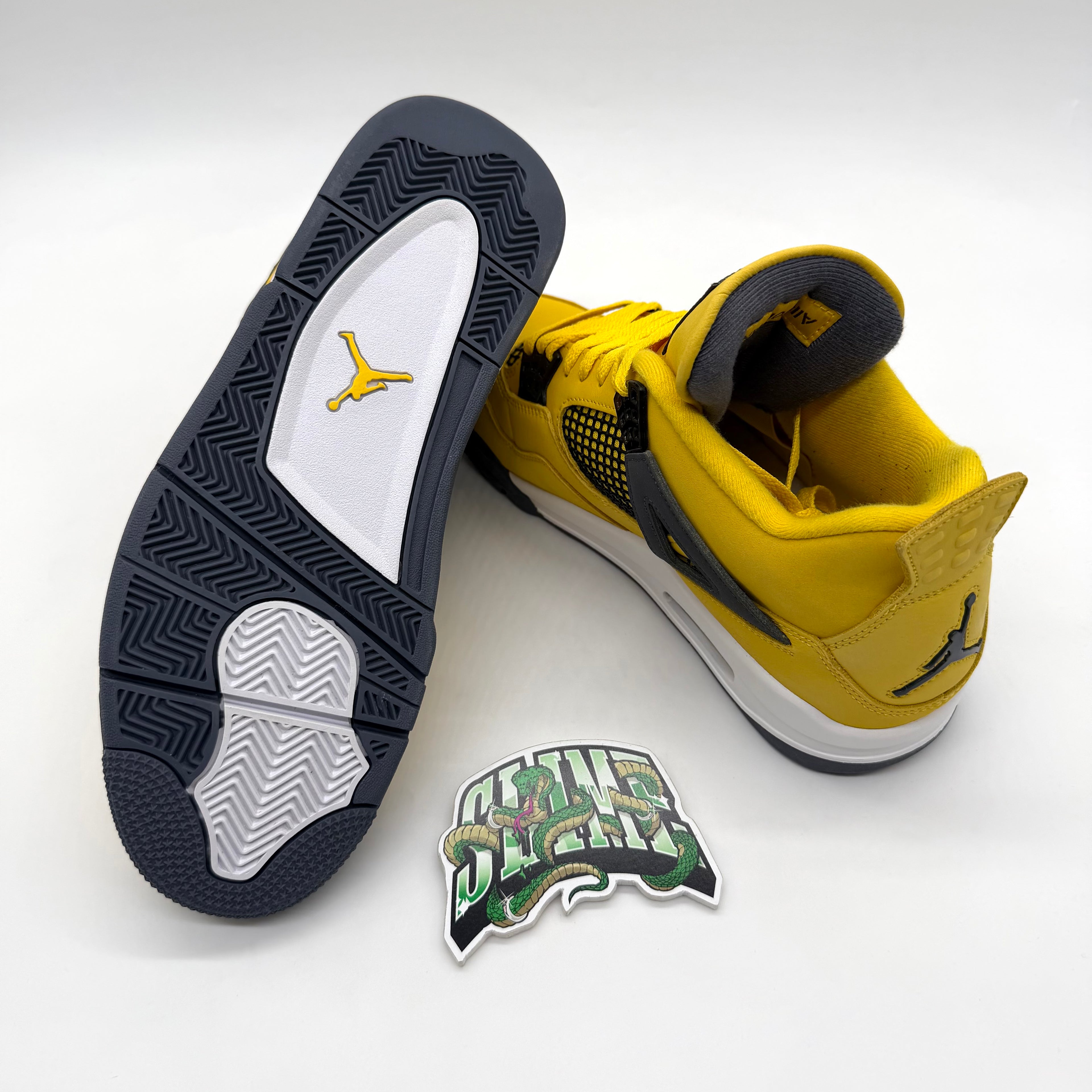 AIR JORDAN 4 RETRO LIGHTNING 2021