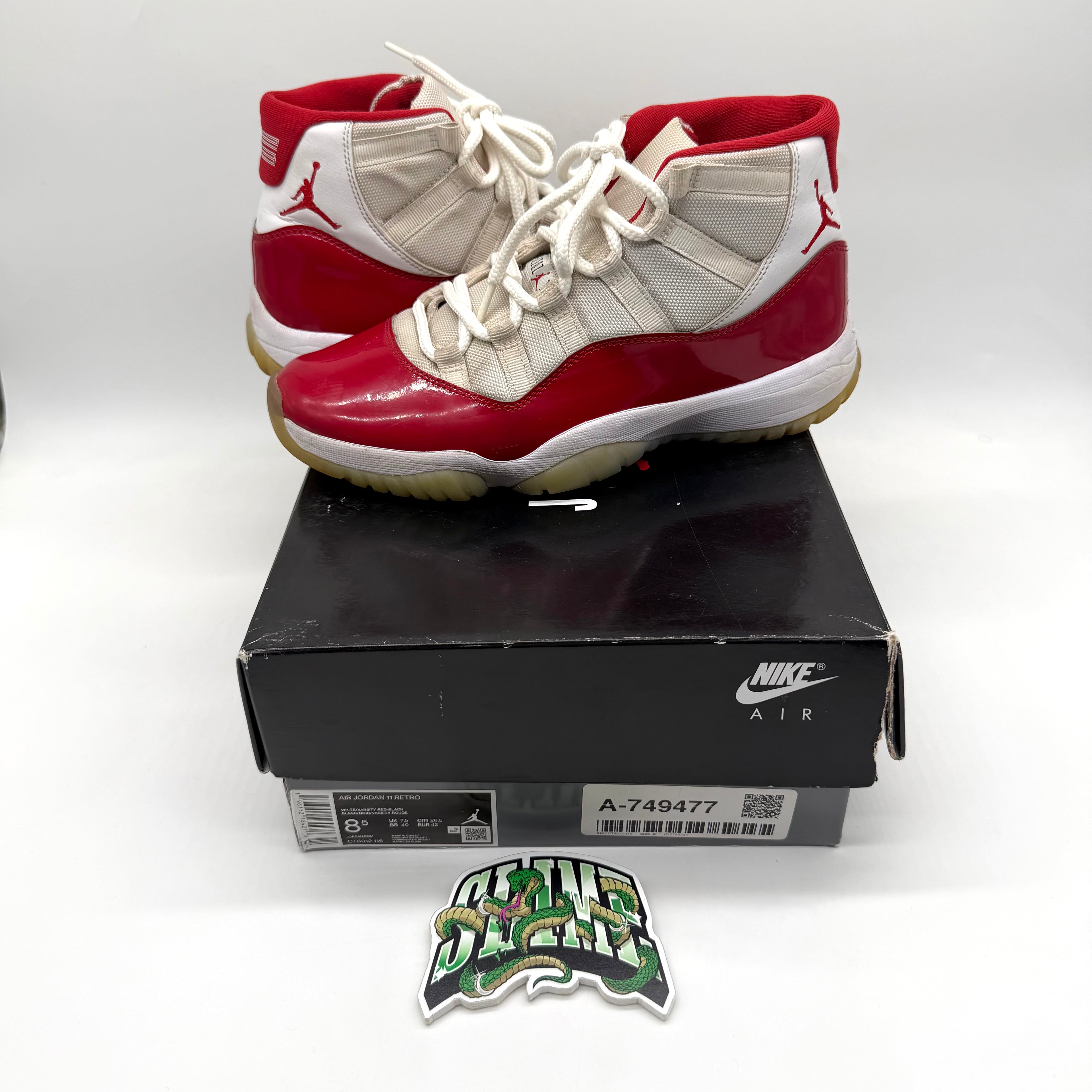 JORDAN 11 CHERRY 2022
