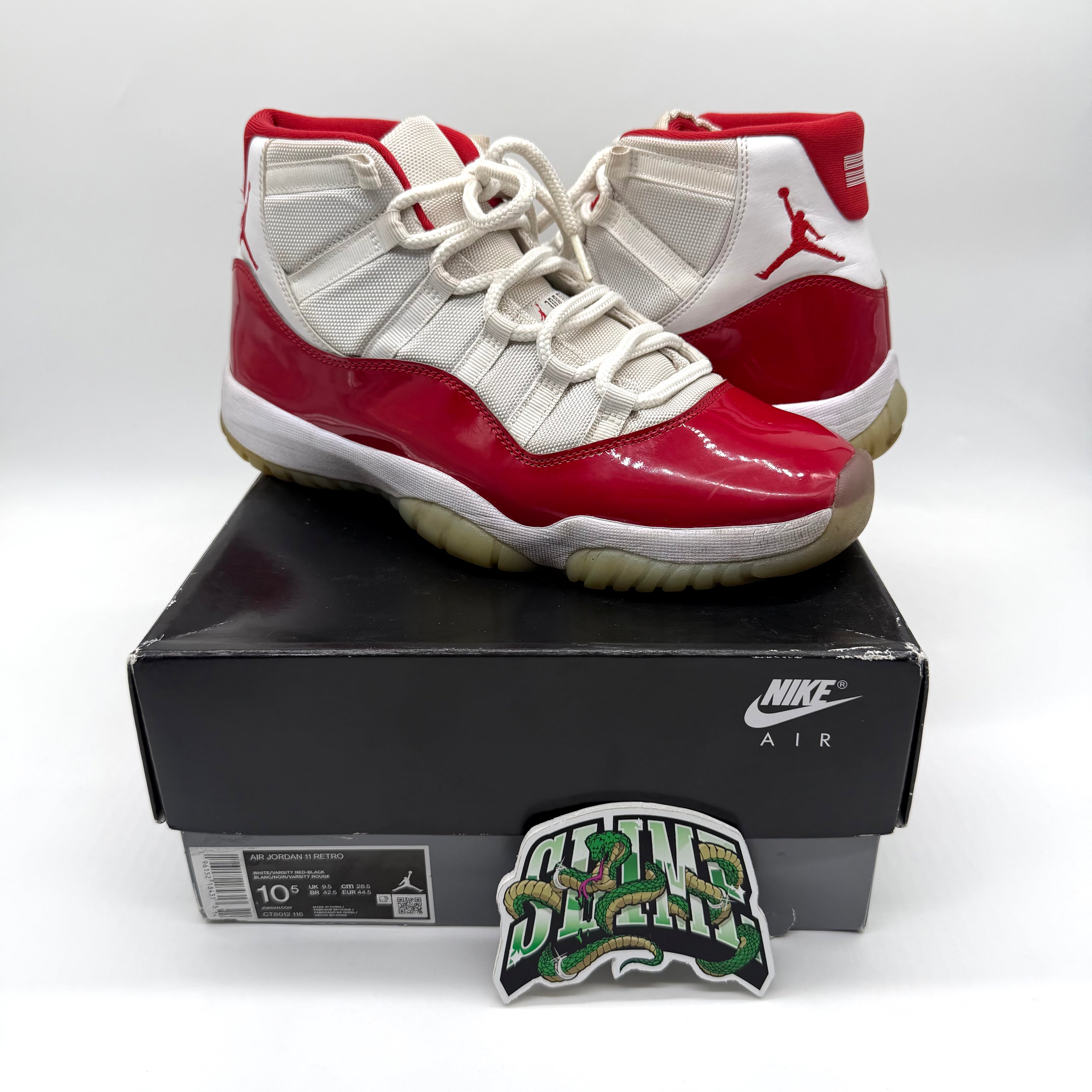 JORDAN 11 CHERRY 2022