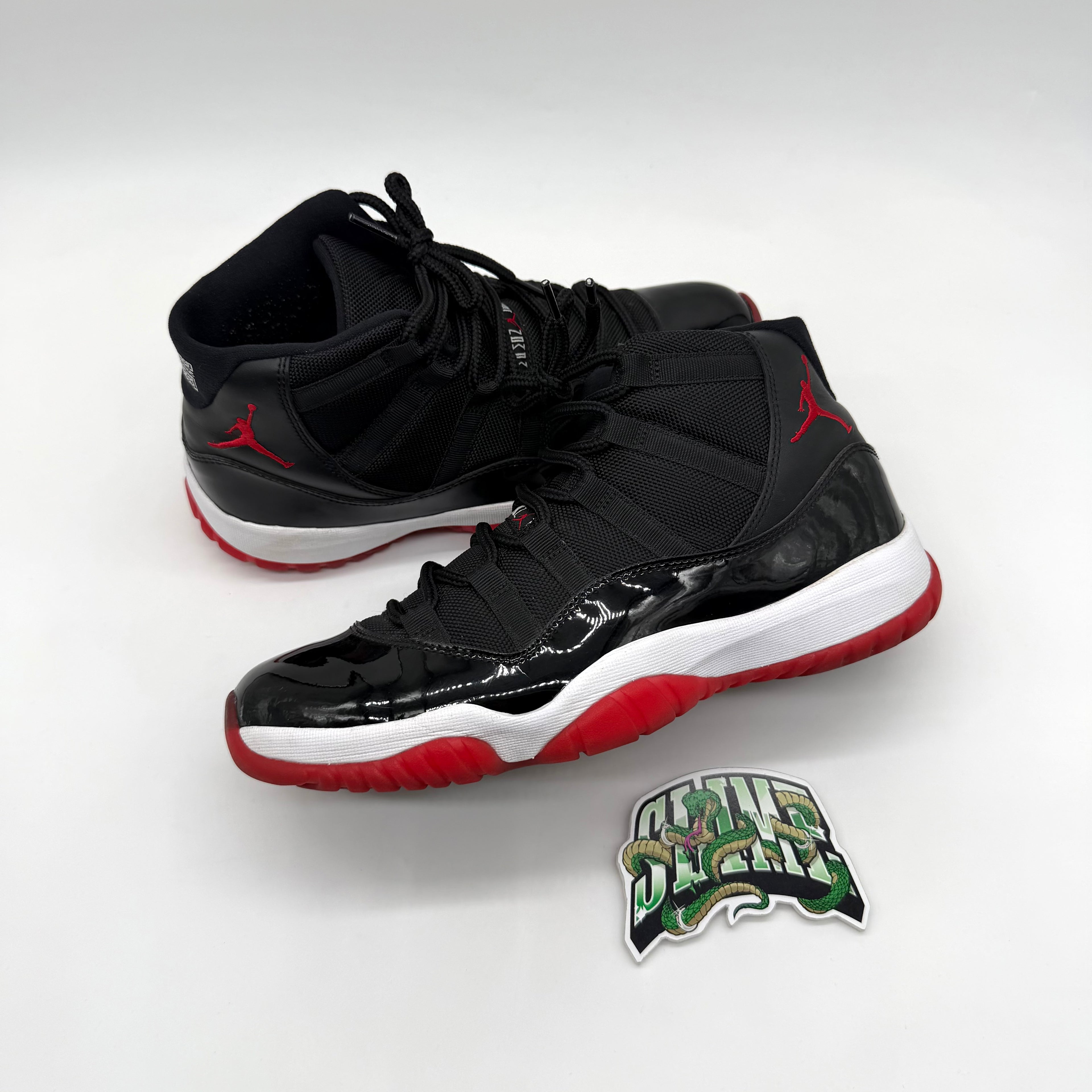 JORDAN 11 BRED 2011