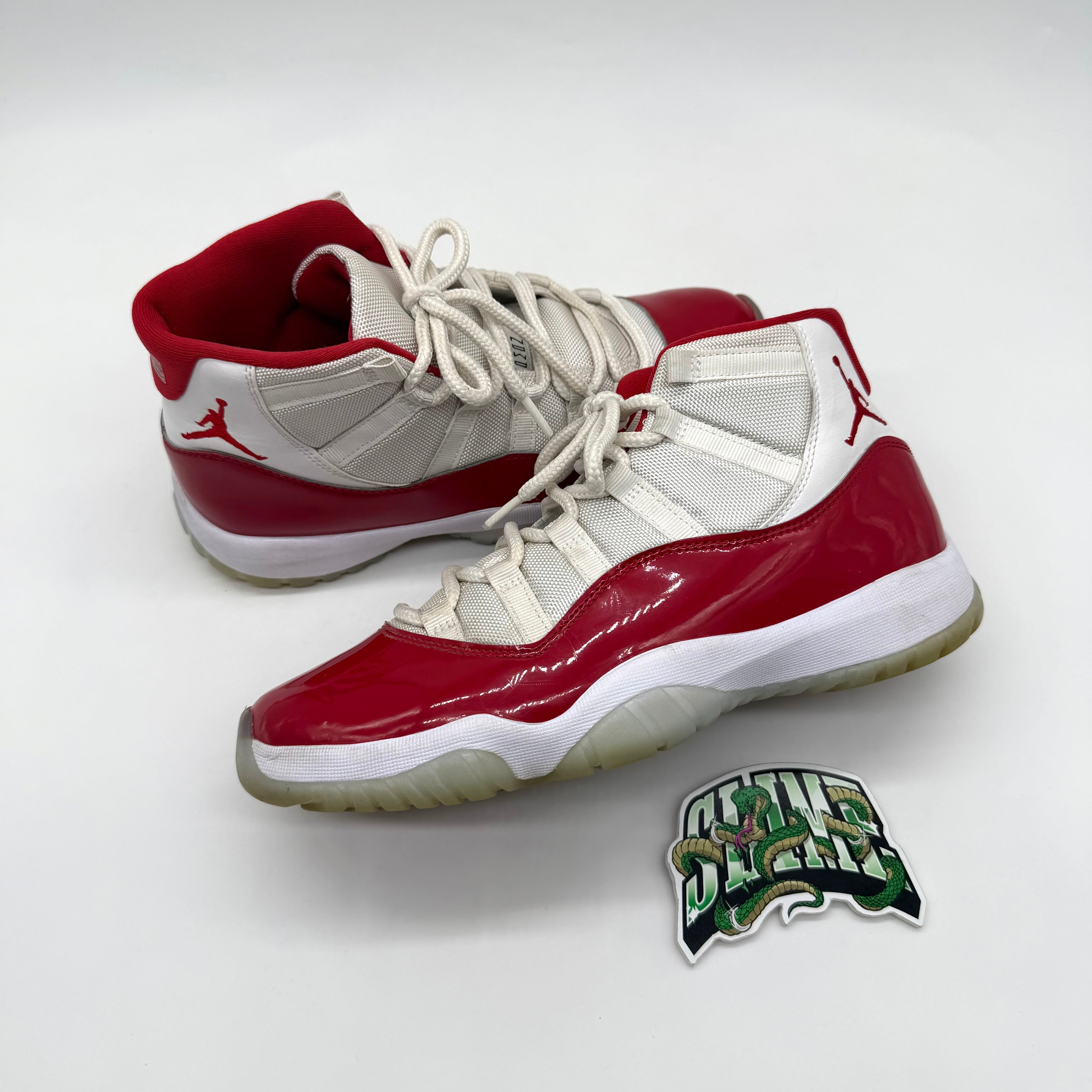 JORDAN 11 CHERRY 2022